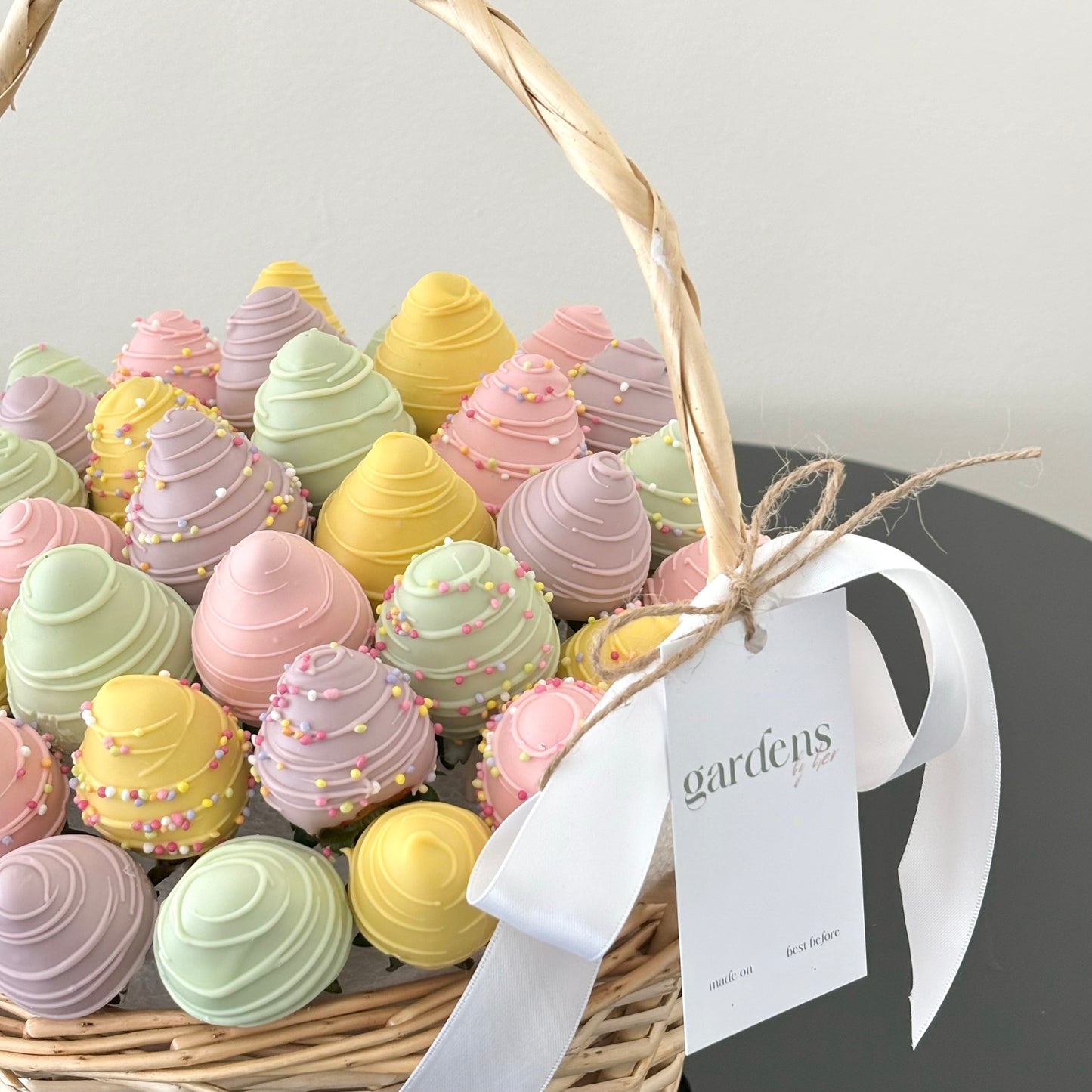 Pastel Basket